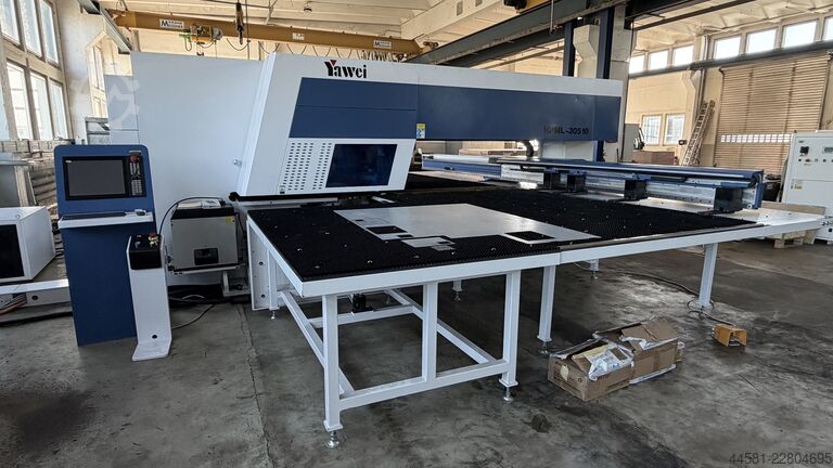 Kombinovaný laserový a děrovací stroj YAWEI HPML30510
