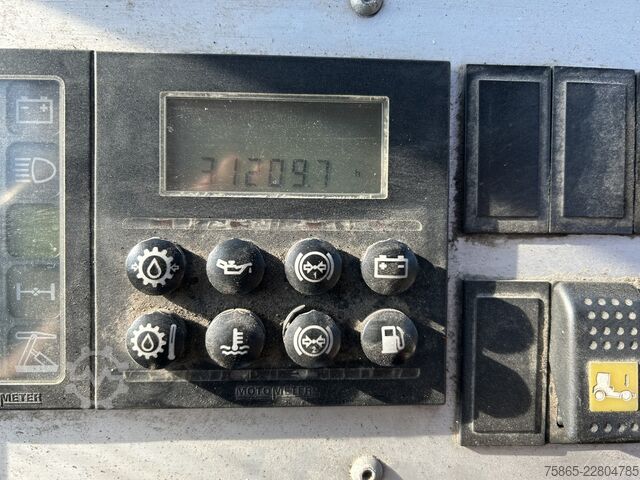 Standard-SZM Terberg YT182 / Motor Problem - Oil Pressure / 2006 / C...