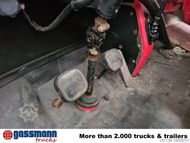 Autospecială de pompieri Mercedes-Benz LP 813 4x2 Löschfahrzeug mit Wasserbehälter 2240