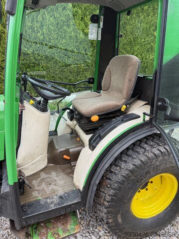 Traktor John Deere 2520 hst