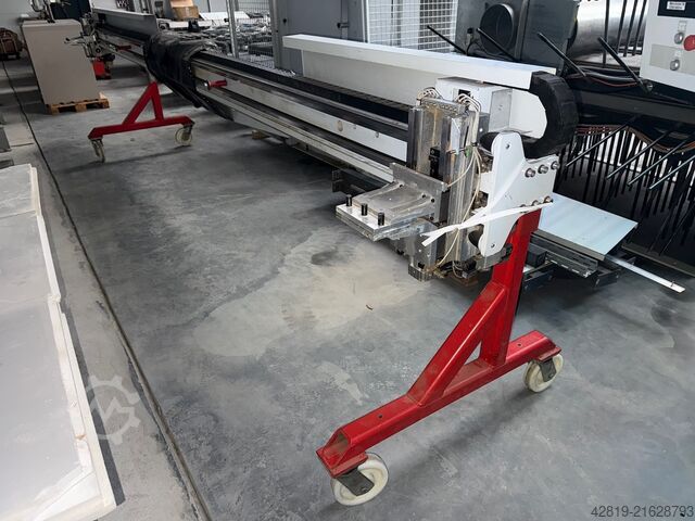 Throughfeed machining center Weeke BHX 500