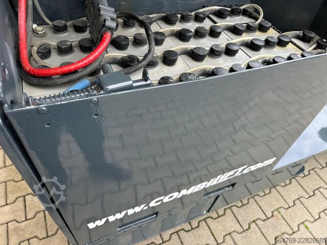 Chariot élévateur multidirectionnel Combilift C4500 /Triplex/Battery 2023 year
