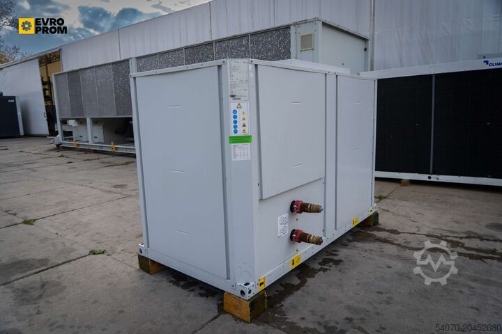 Răcitor Used Aircooled chiller CARRIER RBSY045B0023 PE 44 KW. 2017 yom