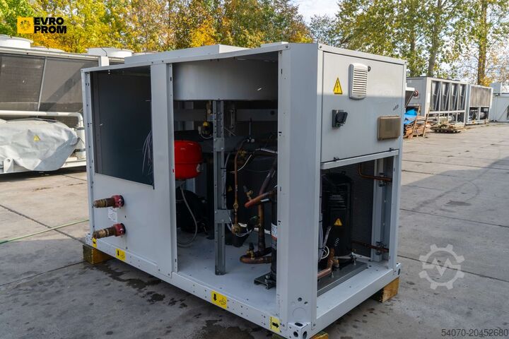Răcitor Used Aircooled chiller CARRIER RBSY045B0023 PE 44 KW. 2017 yom