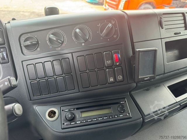 Flatbed truck with tarp MAN 12.220 B/L   i.H. 2.80m.