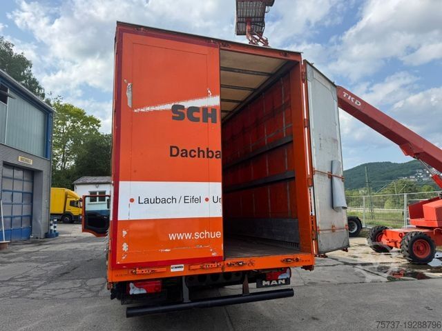 Flatbed truck with tarp MAN 12.220 B/L   i.H. 2.80m.