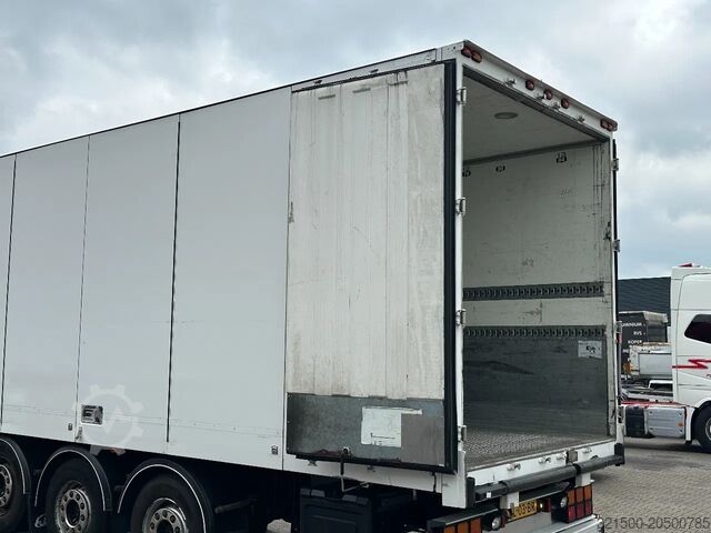 Gekoeld/bevroren transport Ekeri Full Side Opening / Thermo King SLX400 / Lift-A...