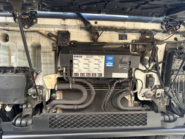 Ladbil med presenning IVECO Stralis AT