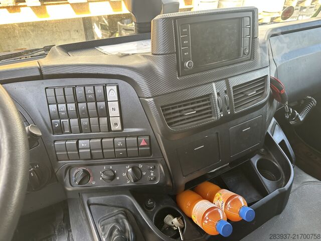 Ladbil med presenning IVECO Stralis AT