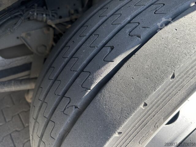 Ladbil med presenning IVECO Stralis AT