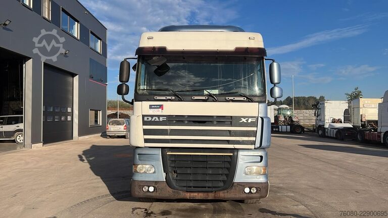 Standaard trekker DAF XF 105.460 (2012 / FULL SPOILERS + SIDESKIRTS /...