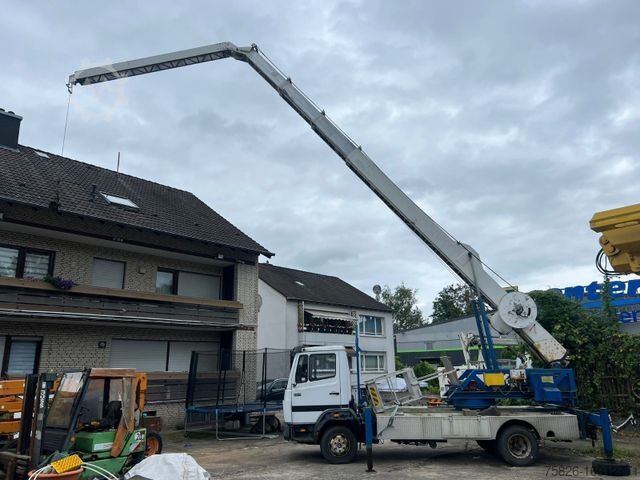 Autokranwagen MERCEDES-BENZ 814 Dachdeckerkran Klaas 28-7 28Meter Fernbedien