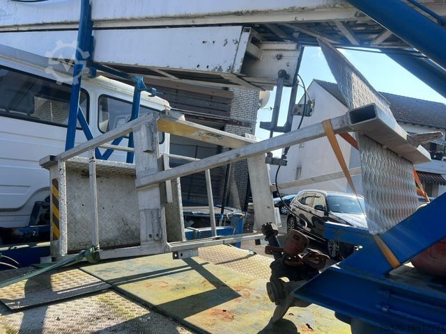 Autokranwagen MERCEDES-BENZ 814 Dachdeckerkran Klaas 28-7 28Meter Fernbedien