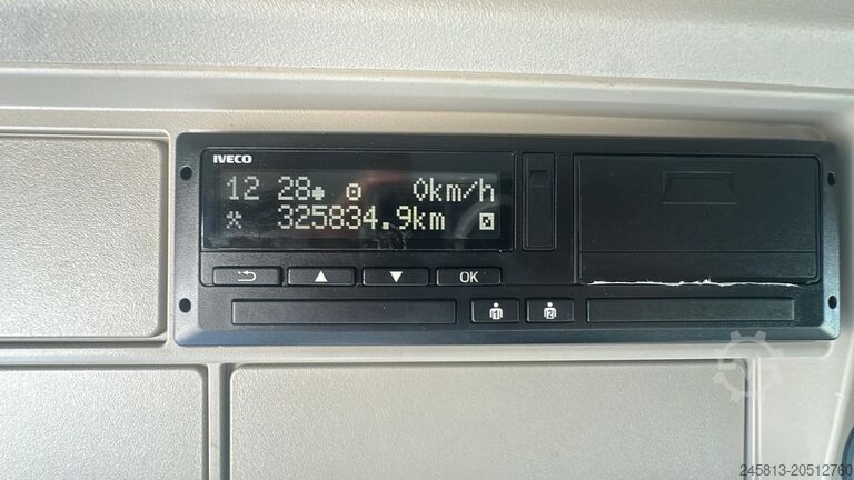 Tractora de carretera estándar Iveco SWAY 530