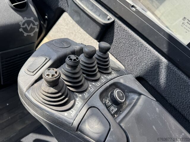 Linde H35D-02 Duplex 370 Freelift / Sideshift / Fork Positioner VW Diesel 2018 LINDE H35D-02 Duplo 370 Freelift / Sideshift / Vorkversteller VW Diesel 2018