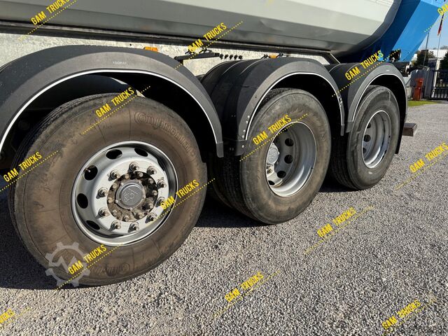 Semirremolque basculante Mantella SRM3 Mulden-Kipper 26cbm + Plane