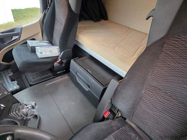 Samochód z wymienną zabudową MERCEDES-BENZ 2545 BDF, Multiwechsler,neue Injektoren+ Ölpumpe