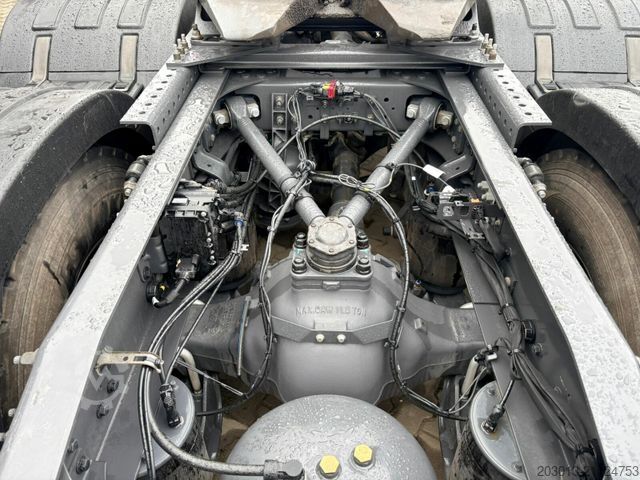 Standaard trekker VOLVO VOLVO FH750 6x4 Euro6 LL SZM Kipphydraulik