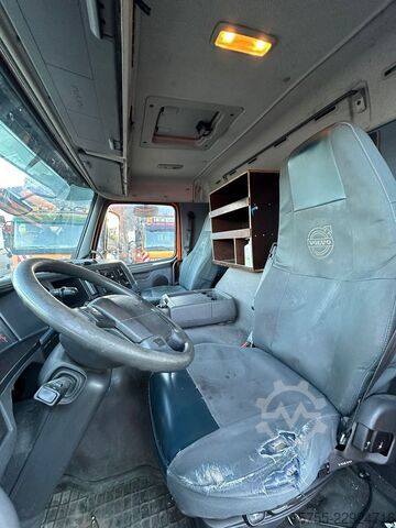 Macara montată pe camion Volvo FM 400  8x4 Pritsche E5 Schalter 