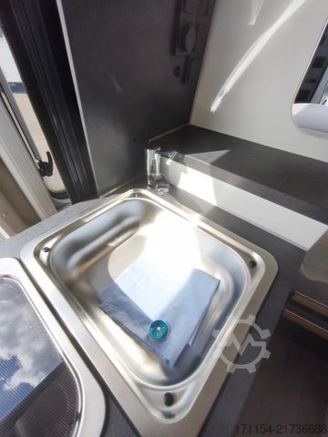 Autocamper VANTOURER Van 600 L , Aufstelldach,Längsbetten,Automatik