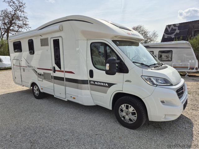 Camping-car semi-intégré ADRIA Matrix Axess 670 SL Luftfederung hinten / Markis