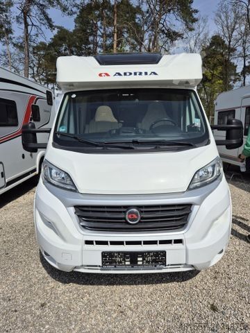 Camping-car semi-intégré ADRIA Matrix Axess 670 SL Luftfederung hinten / Markis