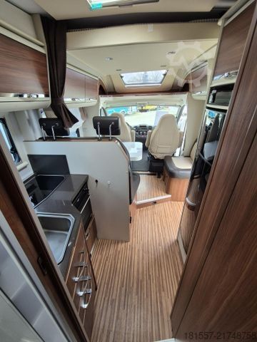 Camping-car semi-intégré ADRIA Matrix Axess 670 SL Luftfederung hinten / Markis