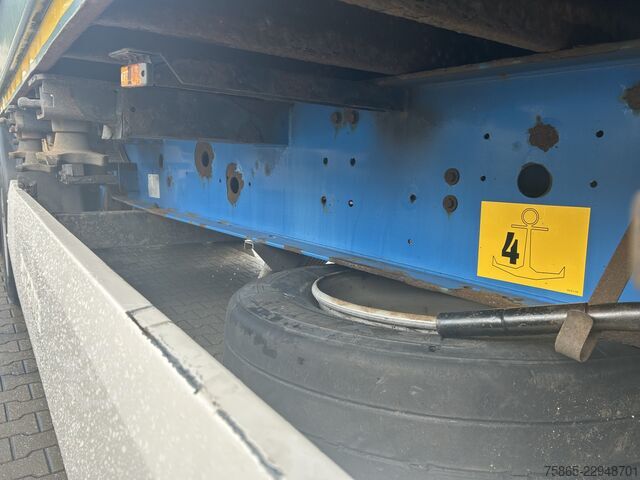  Krone Box Liner / Chassis + 45 Ft High Cube Container...