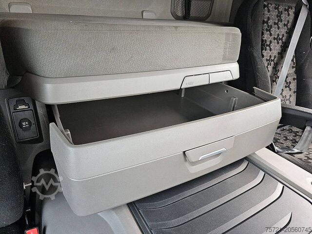 Chassis with cab SCANIA P450