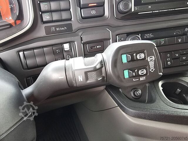 Chassis with cab SCANIA P450