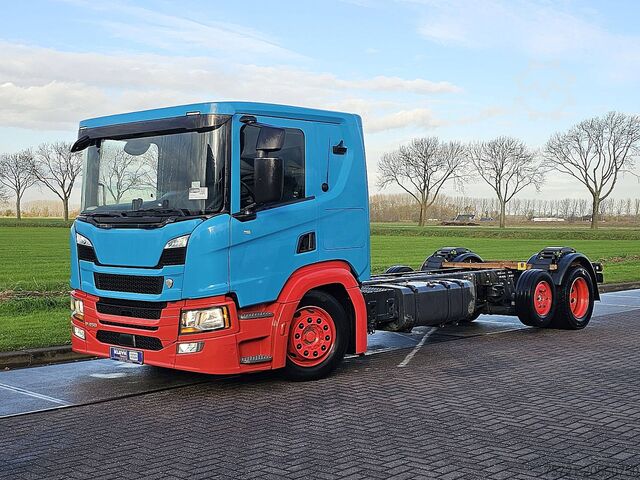Chassis with cab SCANIA P450