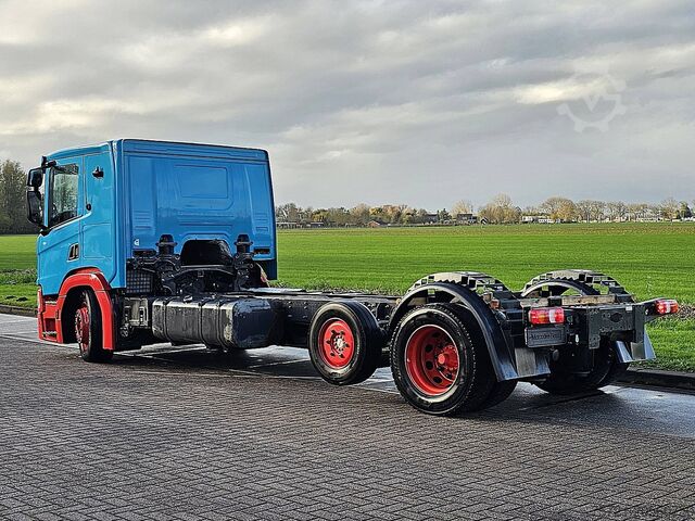 Chassis with cab SCANIA P450