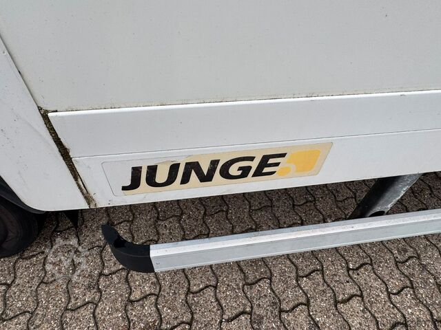 Samochód ciężarowy typu furgon FUSO Canter 7C15 Koffer mit Ladebordwand