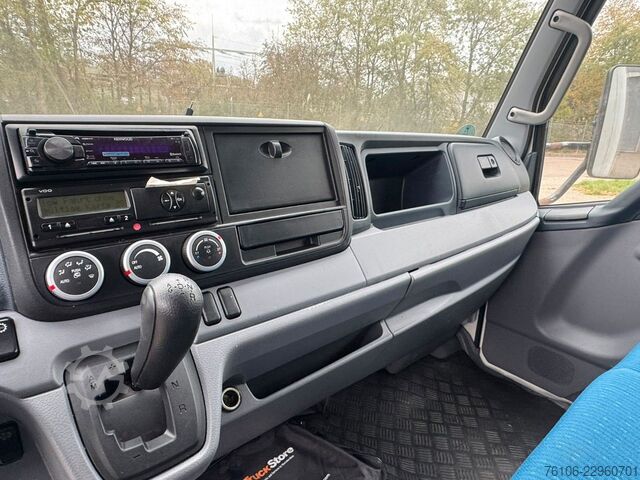 Samochód ciężarowy typu furgon FUSO Canter 7C15 Koffer mit Ladebordwand