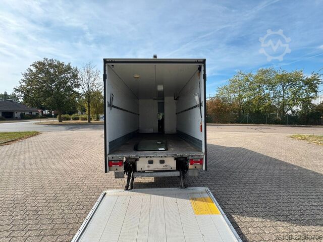 Furgon skrzyniowy IVECO Daily 70C18 Hi-Matic Koffer mit LBW*TÜV neu !*