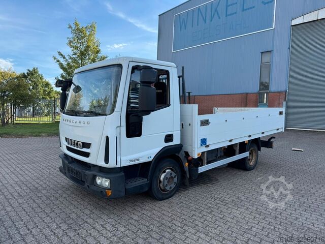 Pick-up van IVECO 75E16 Pritsche mit Kran Fassi