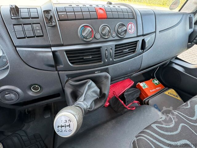 Pick-up van IVECO 75E16 Pritsche mit Kran Fassi