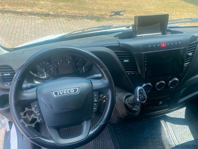 Βαν με κουρτίνα πλευράς IVECO Daily 72C18 Hi-Matic Schiebe Plane +LBW
