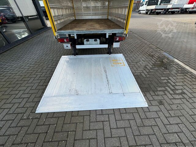 Vrachtwagen met bakwagen RENAULT Master Koffer mit Ladebordwand *Klima*Kamera