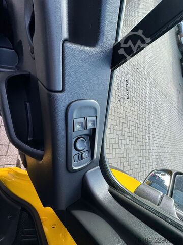 Vrachtwagen met bakwagen RENAULT Master Koffer mit Ladebordwand *Klima*Kamera