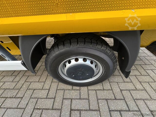 Vrachtwagen met bakwagen RENAULT Master Koffer mit Ladebordwand *Klima*Kamera