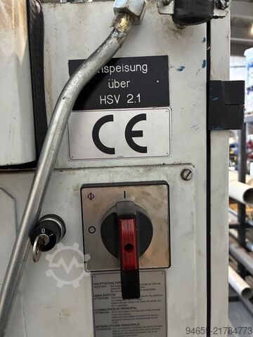 Vertikales Bearbeitungszentrum CHIRON FZ 12 W