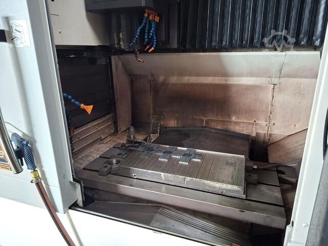 Vertical machining center Okuma Genos M460-VE-e