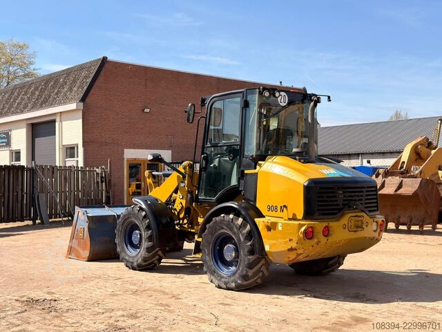 Caterpillar 908M - Snelwisselsysteem / Automatische vetsmering / Palletvorken en bak Caterpillar 908M - Quick Coupler / Automatic Greasing / For...