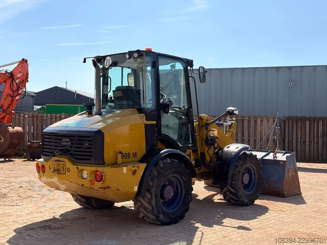 Caterpillar 908M - Snelwisselsysteem / Automatische vetsmering / Palletvorken en bak Caterpillar 908M - Quick Coupler / Automatic Greasing / For...