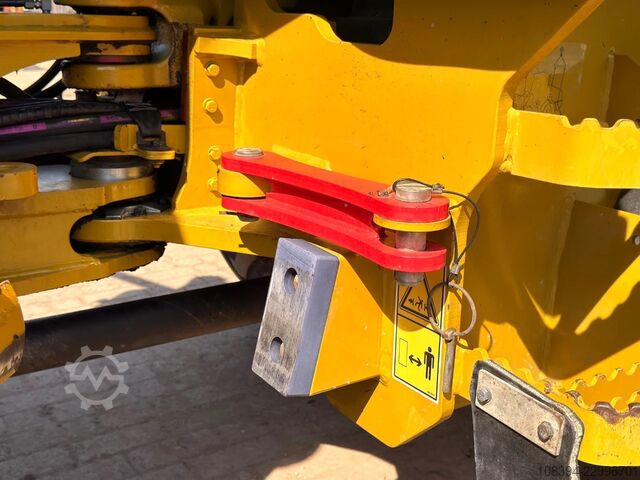 Caterpillar 908M - Snelwisselsysteem / Automatische vetsmering / Palletvorken en bak Caterpillar 908M - Quick Coupler / Automatic Greasing / For...