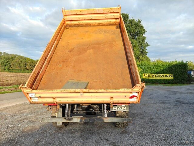  MAN L2000 4x4 10.220 + Army Shelter container