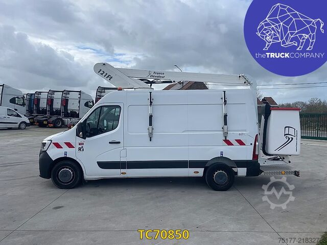 Plataforma elevadora Renault Master 145.35 Nacelle