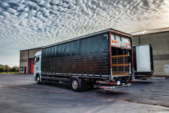 Dekzeil MAN TGX 18.400 XLX+HAYON