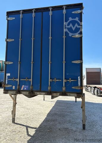 Výměnná nástavba s plošinou a plachtou Wecon 7,82m Verzinkt Bordwand unter Plane